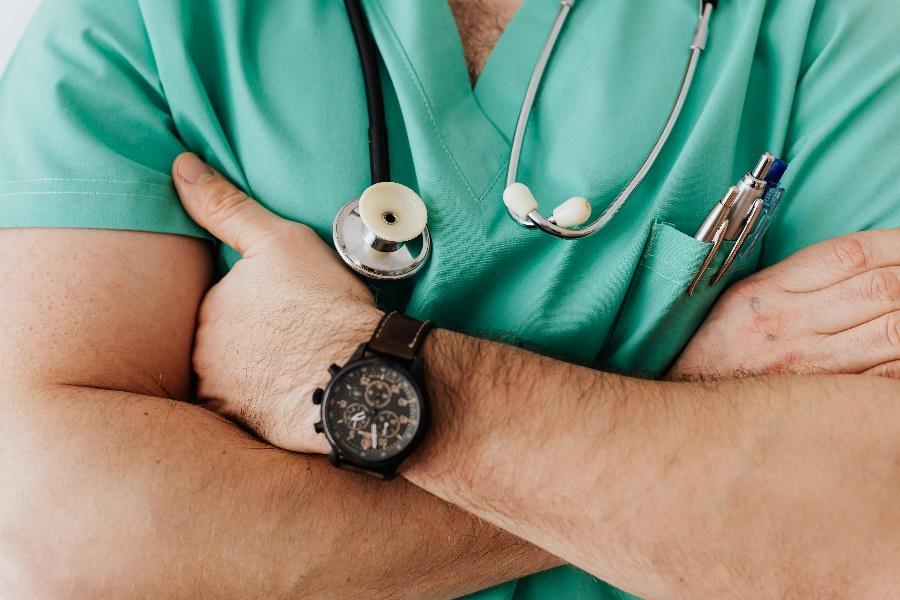 Photo by Karolina Grabowska: https://www.pexels.com/photo/crop-unrecognizable-male-doctor-with-stethoscope-4021775/